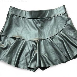 SHEIN Black Skorts with Pleated Design